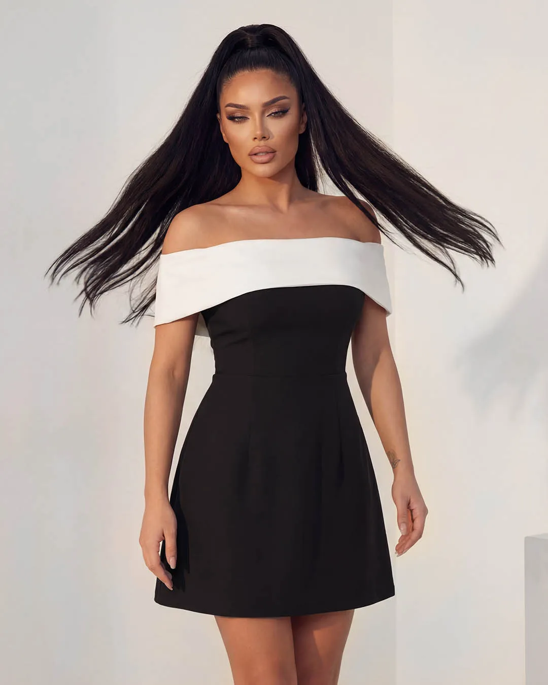 Mini haljina Regine- crna