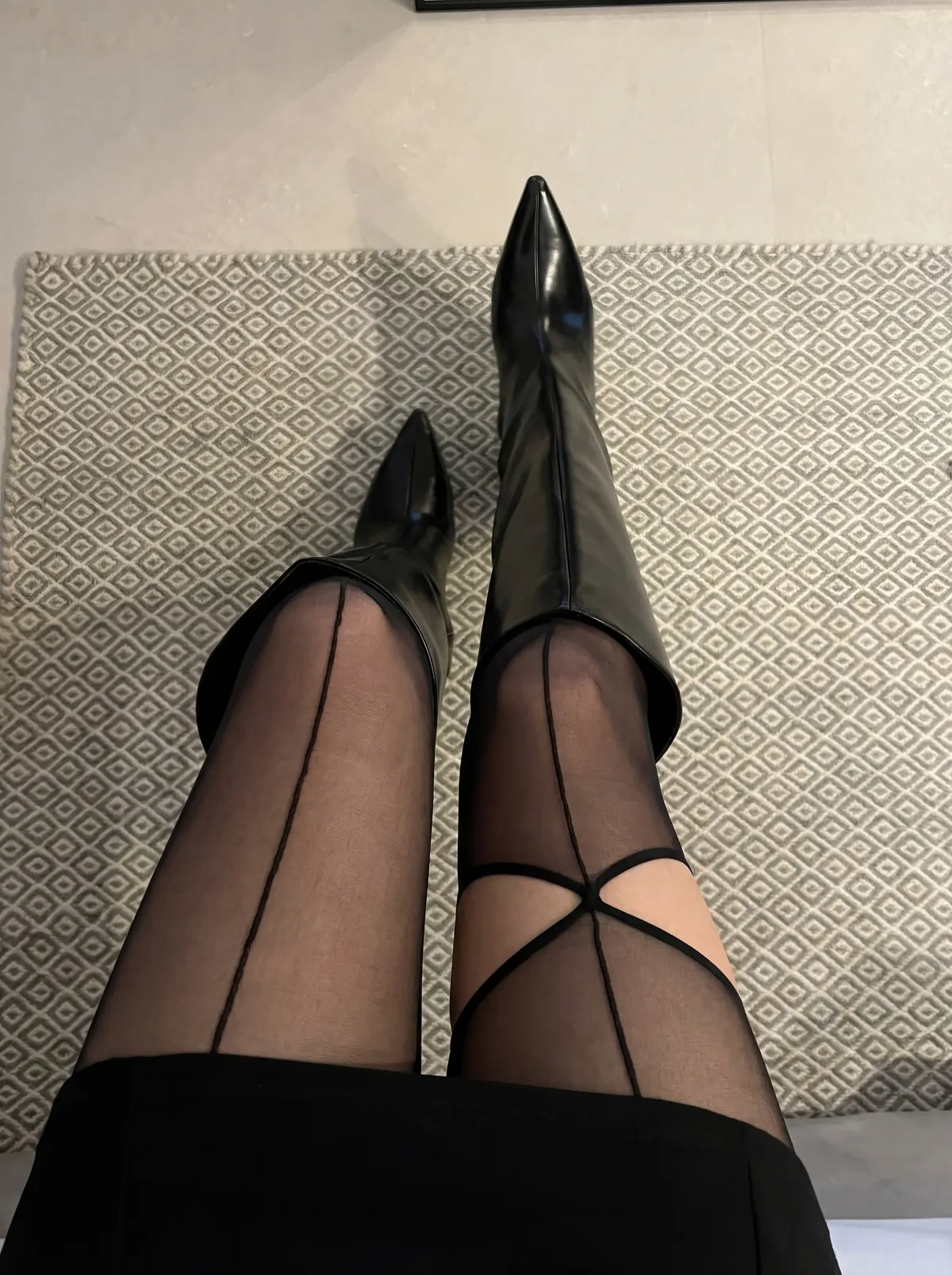 Štrample sa prorezom Emma - crne