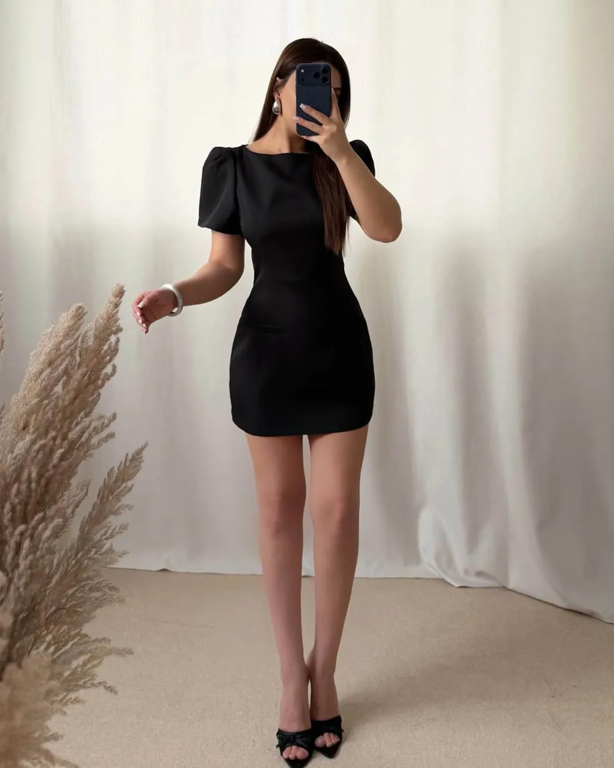 Mini haljina Anele - crna