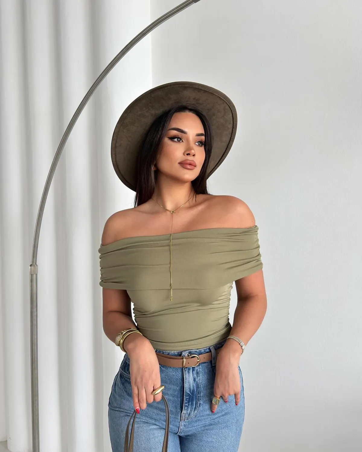 Top Anissa