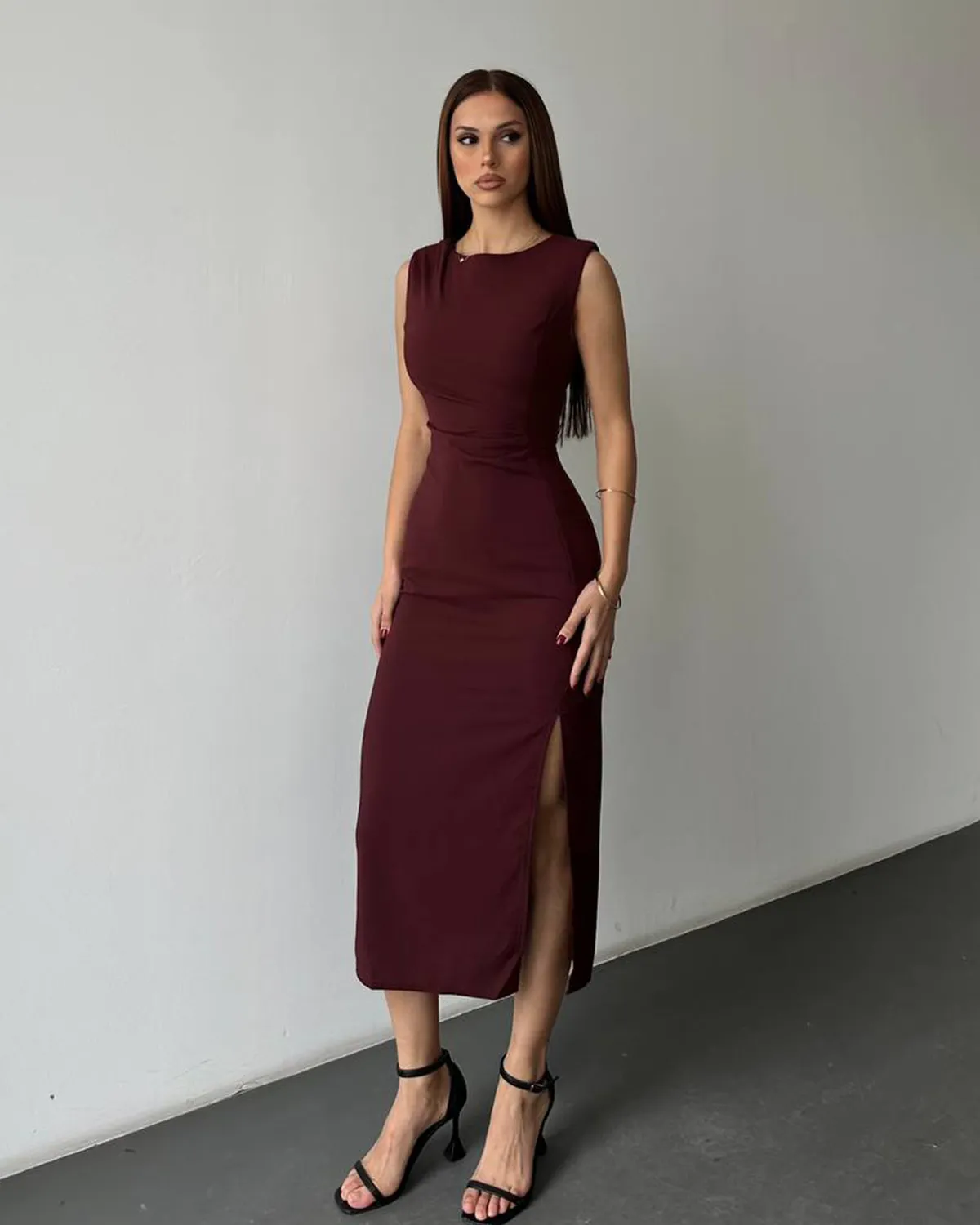 Midi haljina Astrelle- bordo