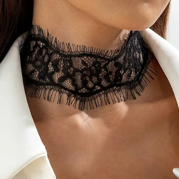 Choker od čipke 