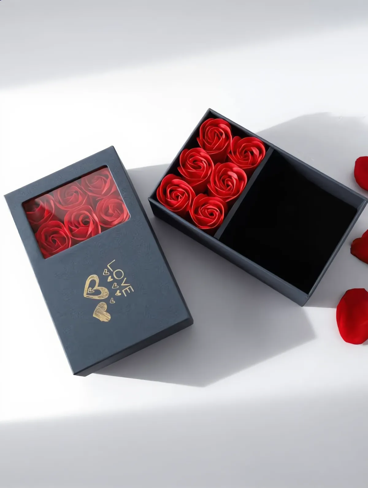 Ukrasna kutija sa ružama "Eternal Rose"
